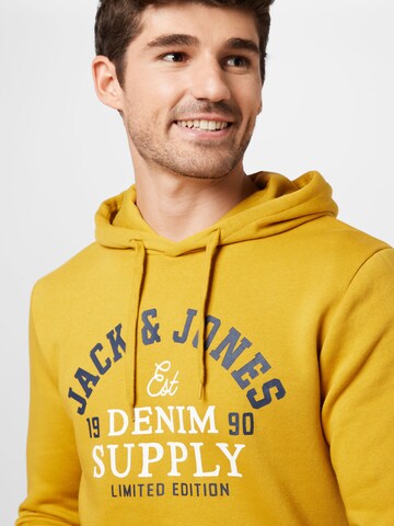 JACK & JONES Sweatshirt in Gelb