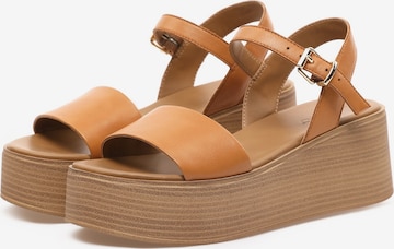 INUOVO Sandals in Brown