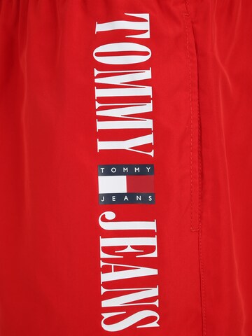 Tommy Jeans - Bermudas en rojo