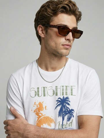 JJ Rebel Tričko 'JREBMASON' - Biela