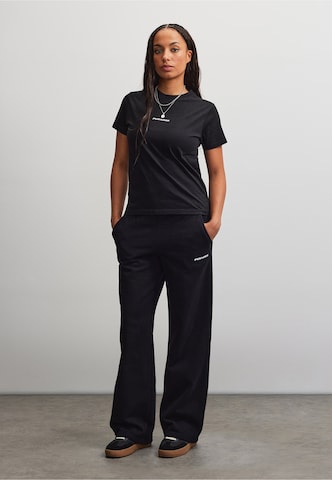 T-shirt 'Lamia' Pegador en noir