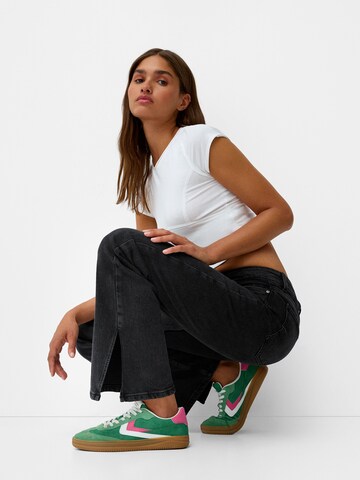 Bershka Normalny krój Jeansy w kolorze czarny