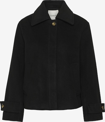 SOAKED IN LUXURY Tussenjas 'Rubie' in Zwart: voorkant