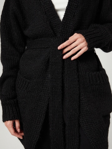 Guido Maria Kretschmer Women Strickjacke 'Mariam' in Schwarz