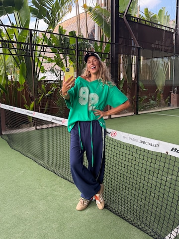 Kamila Šikl Baggy Hose in Blau