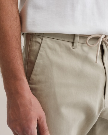 WE Fashion Regular Hose in Beige