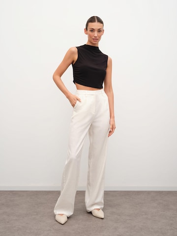 RÆRE by Lorena Rae Loose fit Pleat-Front Pants 'Martha Tall' in White