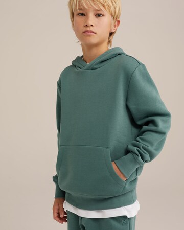 WE Fashion Sweatshirt in Green: front