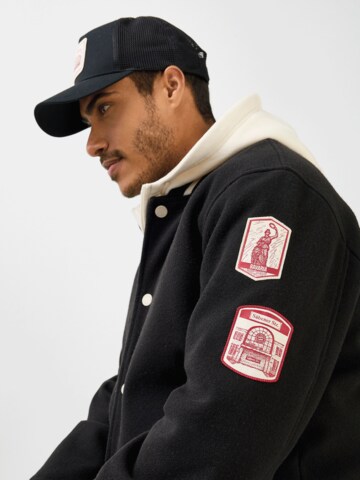 FC BAYERN MÜNCHEN Between-Season Jacket in Black