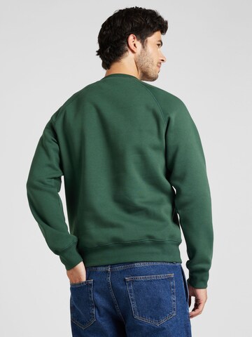 Carhartt WIP Sweatshirt 'Chase' in Green