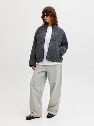 Giacca di mezza stagione 'JXVERA' di JJXX in grigio