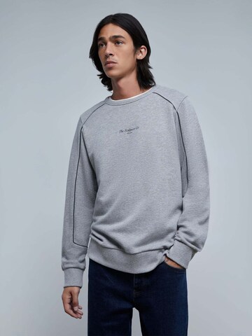 Scalpers Sweatshirt 'Welt' in Grey: front