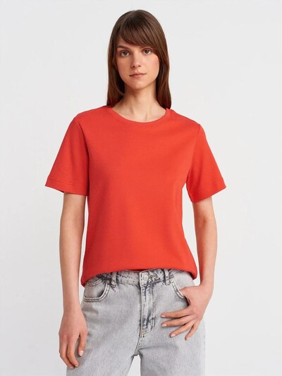 Dilvin T-shirt en L en rouge, Vue avec produit
