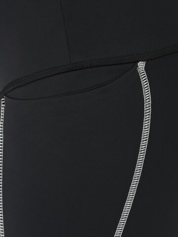 Skinny Pantaloni sportivi di Reebok in nero