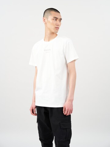 Cørbo Hiro T-shirt 'Hayabusa' i vit: framsida