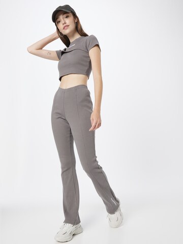 évasé Pantalon Pegador en gris