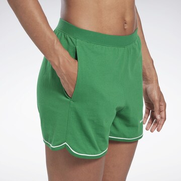 Regular Pantalon de sport Reebok en vert