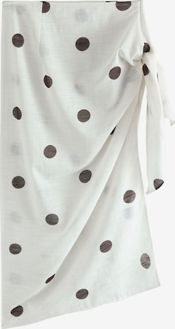 Next Пола в бяло: отпред