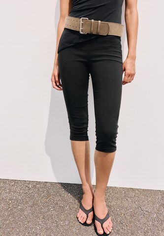 Skinny Pantalon Pull&Bear en noir : devant