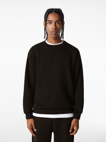 Bershka Sweatshirt in Black: front