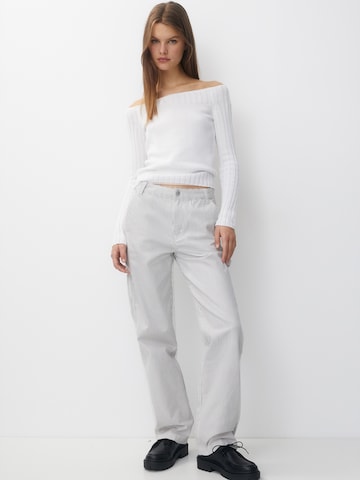 Loosefit Pantaloni de la Pull&Bear pe alb