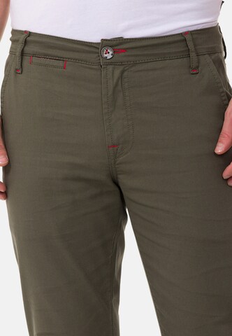 CIPO & BAXX Regular Chinohose in Braun