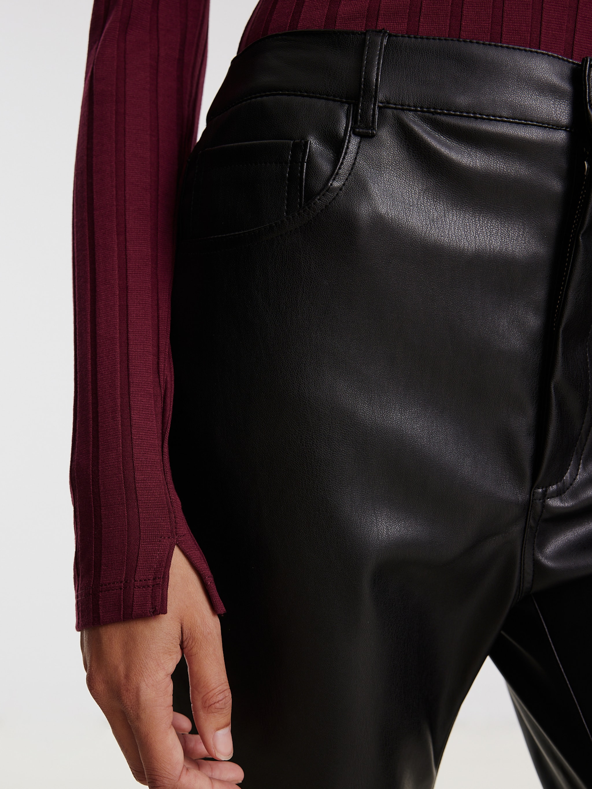 EDITED Productos Camiseta 'Elin' rojo oscuro