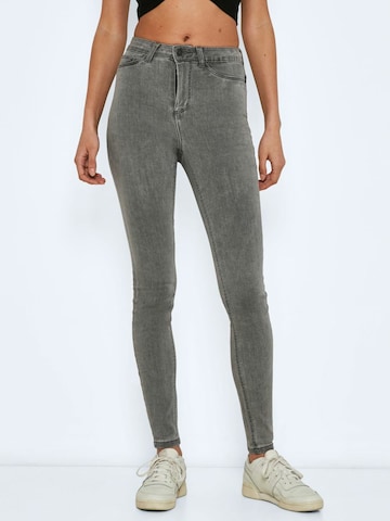 Noisy may Skinny Jeans 'Callie' in Grey: front