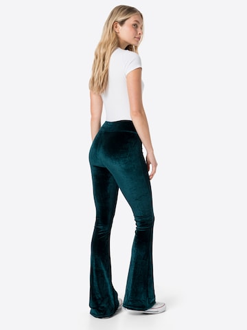 Urban Classics - Bootcut Leggings em verde