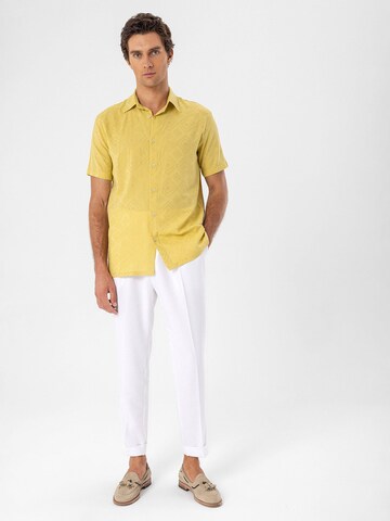 Antioch Regular fit Button Up Shirt in Yellow