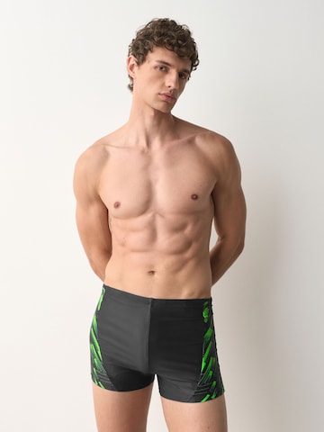 Pantaloncini da bagno di Next in nero: frontale