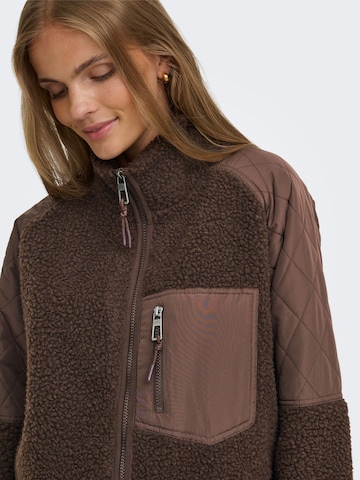 Giacca di pile 'OLMOHIO' di Only Maternity in marrone