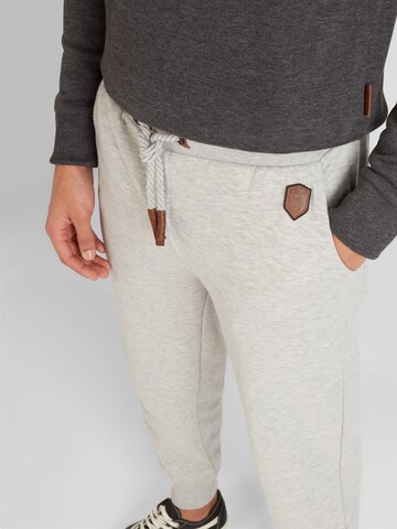 Tapered Pantaloni di naketano in grigio