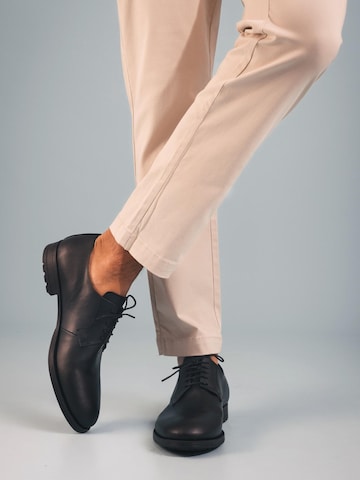Chaussure à lacets 'Mikel B' nae Vegan Shoes en noir : devant