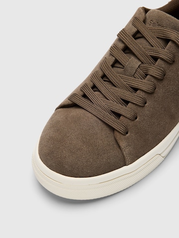 SELECTED Sneaker in Braun