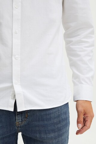 Coupe regular Chemise 'Anton' Casual Friday en blanc