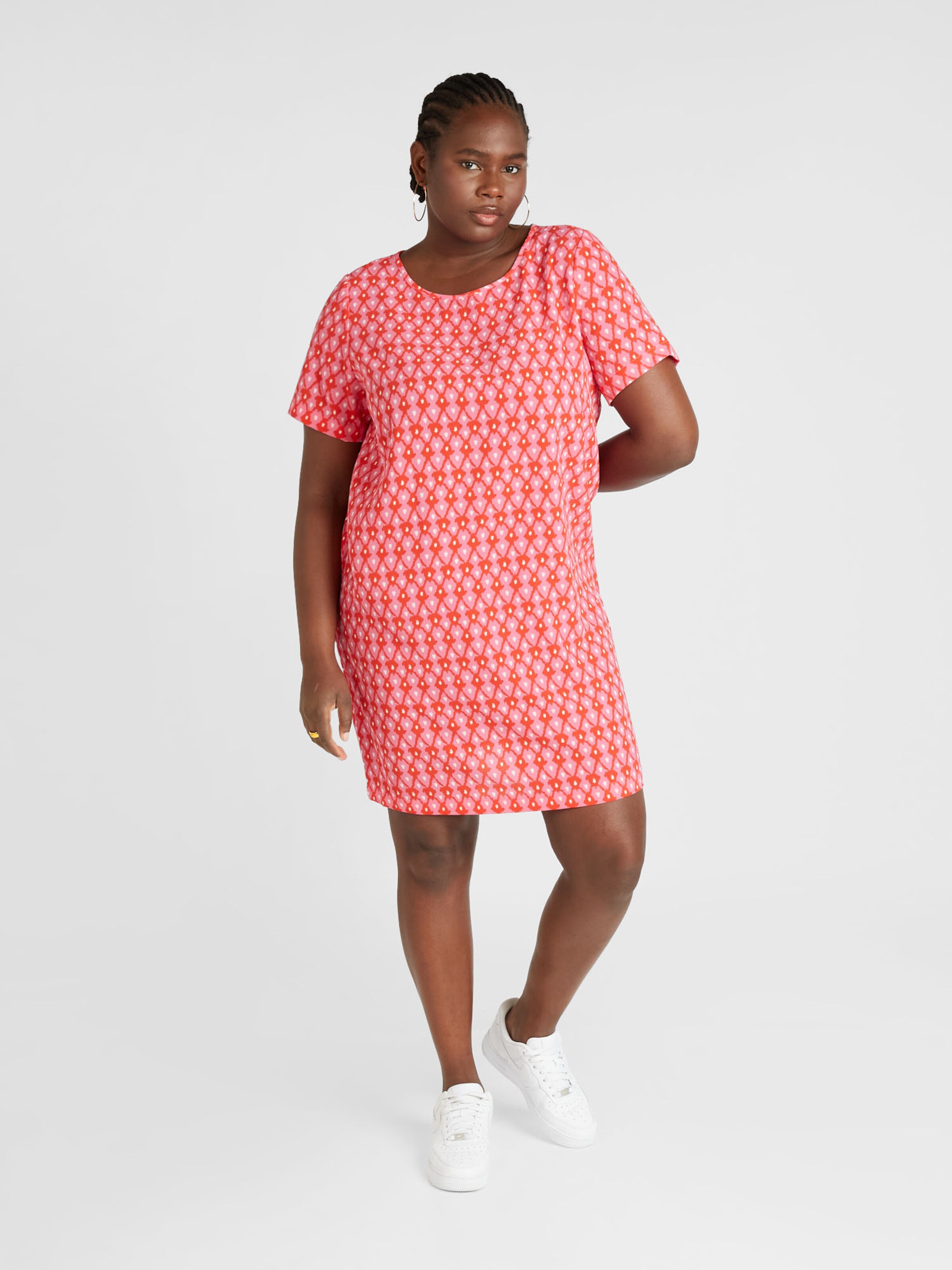 ONLY Carmakoma Jurk LUX in Rosa ABOUT YOU