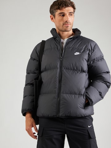 Nike Sportswear Vinterjacka 'CLUB' i svart: framsida