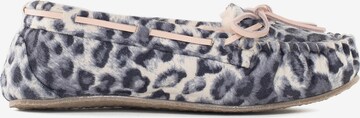 Minnetonka - Pantufa 'Cally' em cinzento