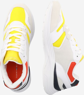 TOMMY HILFIGER - Zapatillas deportivas bajas en amarillo