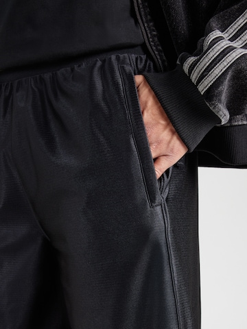 ADIDAS ORIGINALS Loose fit Trousers 'GRFX' in Black