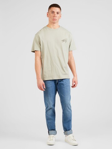 Tricou de la Tommy Jeans pe verde