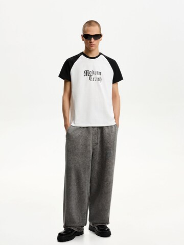 Maglietta 'MODERN CRUSH' di Bershka in bianco