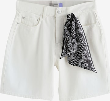 Jean Next en blanc : devant