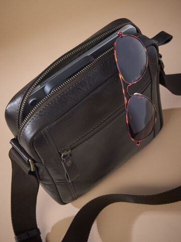 Next Olkalaukku värissä ruskea