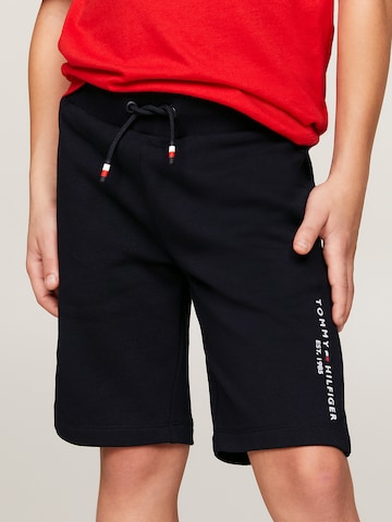 TOMMY HILFIGER Regular Shorts 'Essential' in Blau