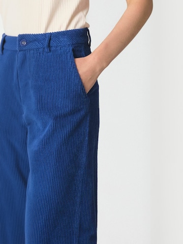 Klitmøller Collective Regular Pants ' Lydia ' in Blue: front