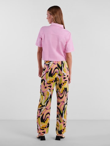 Camicia da donna 'Blume' di PIECES in rosa