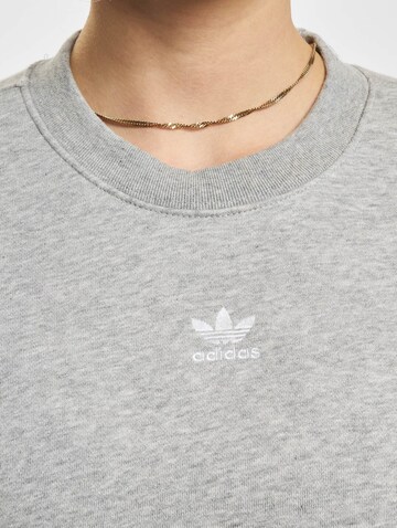 ADIDAS ORIGINALS Sweatshirt 'Adicolor Essentials' in Grau