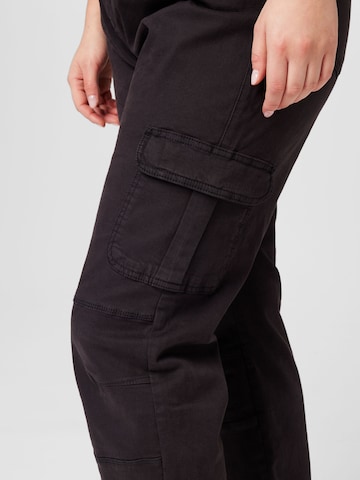 Tapered Jeans cargo 'Missouri' di ONLY Carmakoma in nero